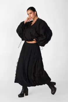 Bluza neagra oversize cu maneci fluture si dantela imagine