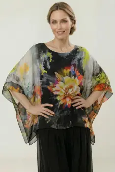 Bluza vaporoasa tip poncho din matase, croi oversized cu print flori stilizate fond negru imagine