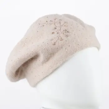 Caciula bej model tricotat cu perle si strasuri fine aplicate, dublata in interior imagine