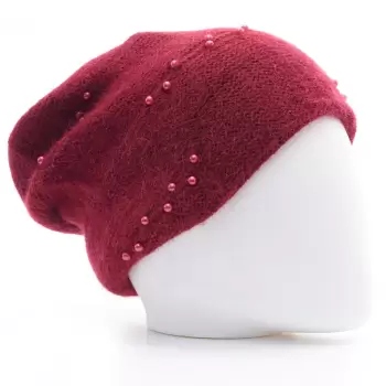 Caciula bordo model tricotat cu perle fine aplicate, dublata in interior imagine