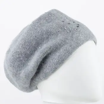 Caciula gri model tricotat cu perle si strasuri fine aplicate, dublata in interior imagine