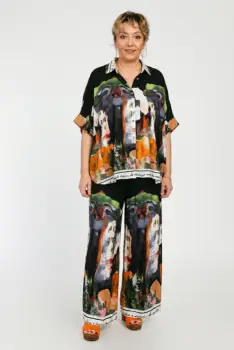 Compleu camasa si pantaloni palazzo din vascoza cu matase, cu imprimeu artistic pe fond negru imagine