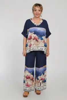 Compleu cu pantaloni din vascoza cu matase, cu imprimeu Santorini pe fond bleumarin imagine