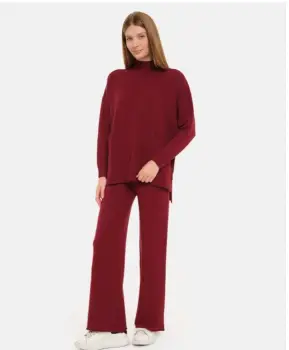 Compleu cu pantaloni si pulover cu gat semiinalt si buzunare, din tricotaj fin, bordo imagine