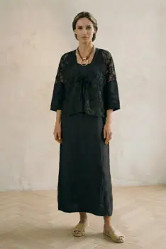 Compleu rochie lunga din in cu blazer dantelat si croi lejer boem elegant , neagra imagine