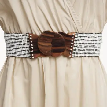 Curea elastica cu margelute din sticla alba si catarama din lemn natural imagine