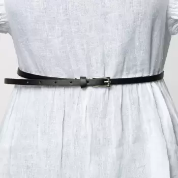 Curea subtire neagra de 0.9 cm, din piele ecologica cu catarama metalica argintie dreptunghiulara imagine