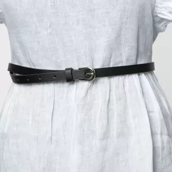 Curea subtire neagra de 1 cm, din piele ecologica cu catarama metalica aurie rotunjita imagine