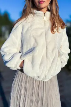 Geaca din blanita artificiala alba imagine