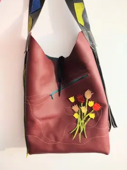 Geanta bordeaux tip sac,din piele naturala ,cu lalele imagine
