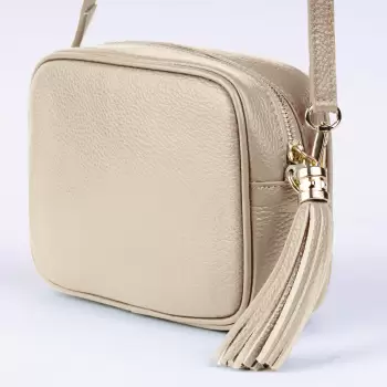 Geanta crossbody bej deschis din piele naturala, cu ciucure din piele imagine