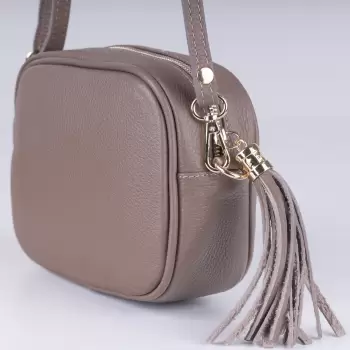 Geanta crossbody fango din piele naturala, cu ciucure din piele imagine