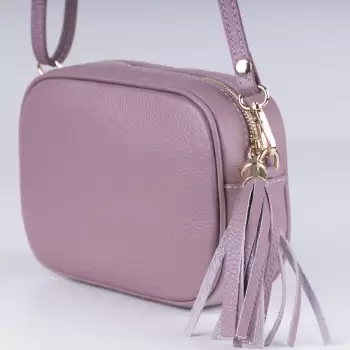 Geanta crossbody roz prafuit din piele naturala, cu ciucure din piele imagine