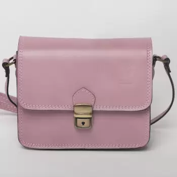Geanta crossbody roz prafuit din piele naturala, tip postas imagine