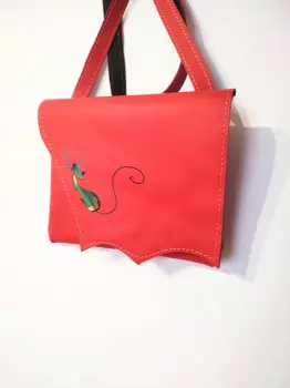 Geanta din piele naturala ,crossbody rosie ,cu pisicuta pictata imagine