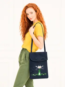 Geanta handmade  vesela din piele naturala bleumarin ,cu pisicuta imagine