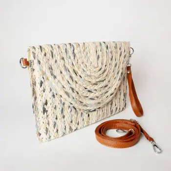 Geanta plic impletita crossbody, cu bareta de umar si de mana, nuante pastelate de bej, roz si bleu imagine