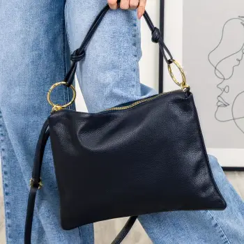 Geanta plic mare cu inele mari aurii si doua barete, din piele naturala neagra imagine