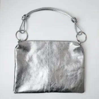 Geanta plic mare cu inele mari auriii  si doua barete, din piele naturala argintiu inchis imagine