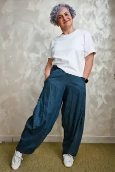 Pantaloni bleumarin din denim subtire cu croiala ampla si talie elastica imagine