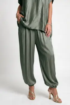Pantaloni din matase si vascoza satinata cu croi lejer si elastic la glezna, kaki imagine