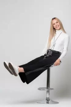 Pantaloni din tricotaj negru, drepti, cu lurex argintiu imagine