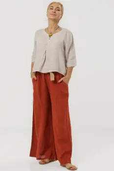 Pantaloni largi de vara, din in cu croi lejer si curea din sfoara, caramizii imagine