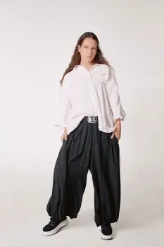 Pantaloni negri cu croiala ampla gen salvari, oversize imagine