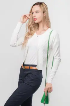 Pulover alb, scurt ,dechis in fata, cu floricele aplicate imagine