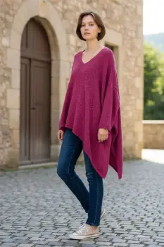 Pulover pufos magenta, oversize cu colt si decolteu in V imagine