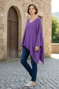 Pulover pufos mov, oversize cu colt si decolteu in V imagine