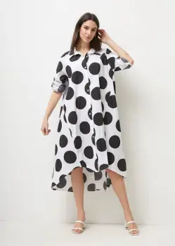 Rochie camasa A-line, alba cu buline negre din tesatura fina de bumbac imagine