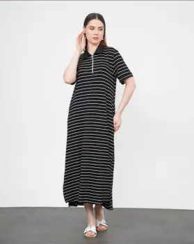 Rochie camasa cu fermoar din jerseu de vascoza, neagra cu dungi albe imagine