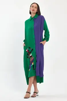 Rochie camasa oversize verde-mov cu broderie silueta fata africana, din vascoza imagine