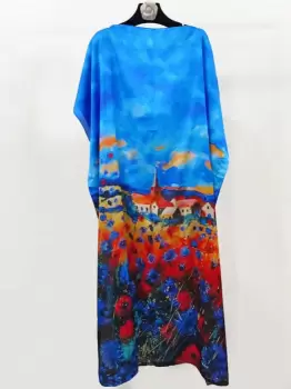 Rochie de plaja lunga tip poncho din matase cu peisaj cu maci pe fond albastru imagine