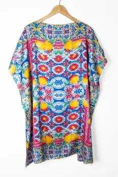 Rochie de plaja tip poncho din matase cu imprimeu mediteranean cu lamai pe alb si fucsia imagine