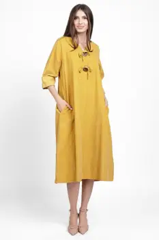 Rochie din catifea reiata, cu nasturi mari de lemn pe piept, galben mustar imagine