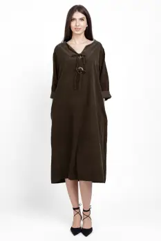 Rochie din catifea reiata, cu nasturi mari de lemn pe piept, maro inchis imagine