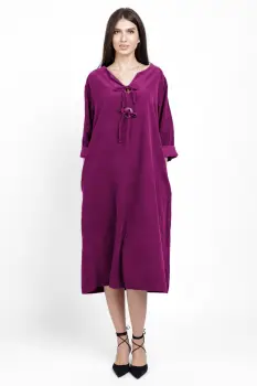 Rochie din catifea reiata, cu nasturi mari de lemn pe piept, mov zmeura imagine
