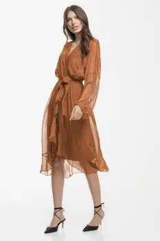 Rochie eleganta din matase naturala si vascoza, petrecuta, cu maneci vaporoase si croiala asimetrica, camel imagine