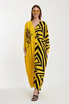 Rochie galbena, oversize, cu imprimeu si broderie negre, din vascoza imagine