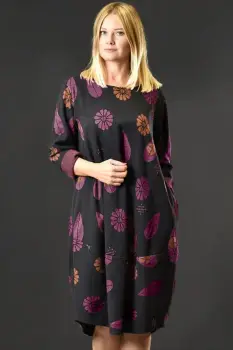 Rochie lalea calduroasa neagra cu imprimeu vegetal caramiziu si mov imagine