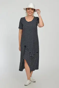 Rochie lunga A-line din tricot de vascoza cu siret la poale, bleumarin cu dungi albe imagine