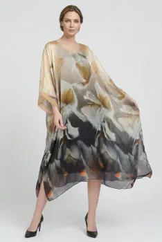 Rochie lunga din matase cu croi amplu si maneci largi, print abstract bej negru si accente calde imagine