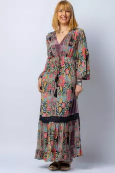Rochie lunga din matase indiana cu volane si imprimeu floral si insetie de dantela neagra imagine