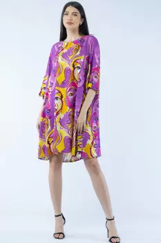 Rochie midi A-line din vascoza cu imprimeu chipuri stilizate, pe fond mov imagine