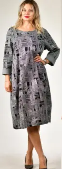 Rochie midi casual alb negru cu imprimeu artistic abstract si croi lejer imagine