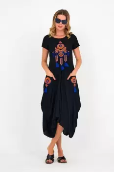 Rochie neagra in colturi cu broderie portocalie Dreamcatcher si ciucuri, din vascoza imagine