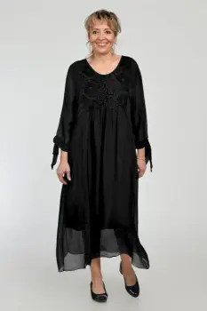 Rochie neagra lunga, din matase naturala cu platca din dantela pe fata si pe spate imagine