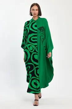 Rochie neagra, oversize, cu imprimeu si broderie verzi, din vascoza imagine